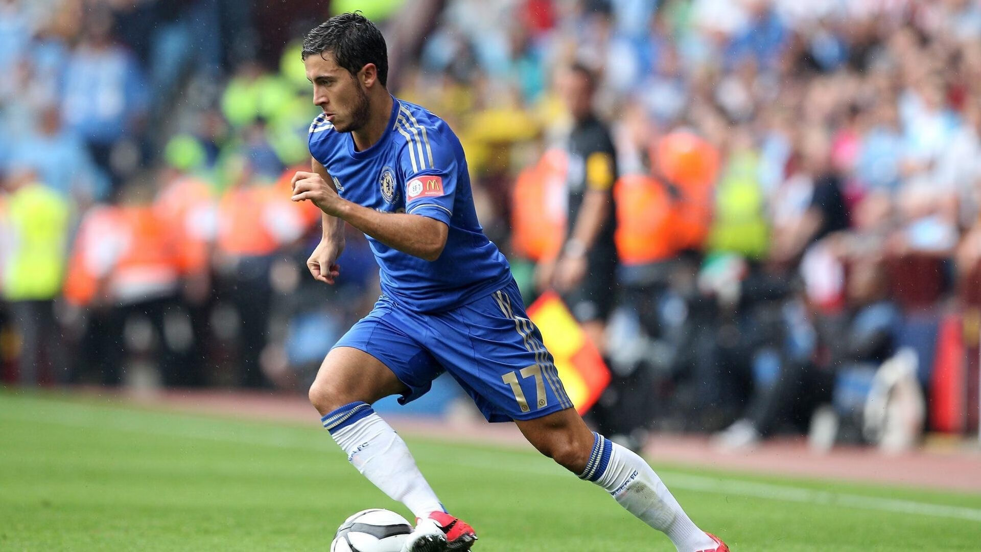 裁判员经验谈：如何确保判罚的专业性与公正性